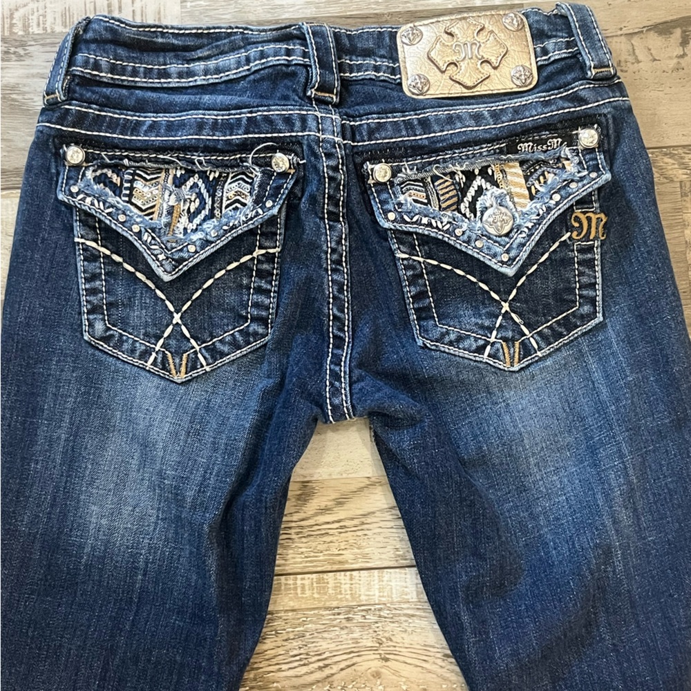 Miss me jeans with embroidered pockets and rhinestones